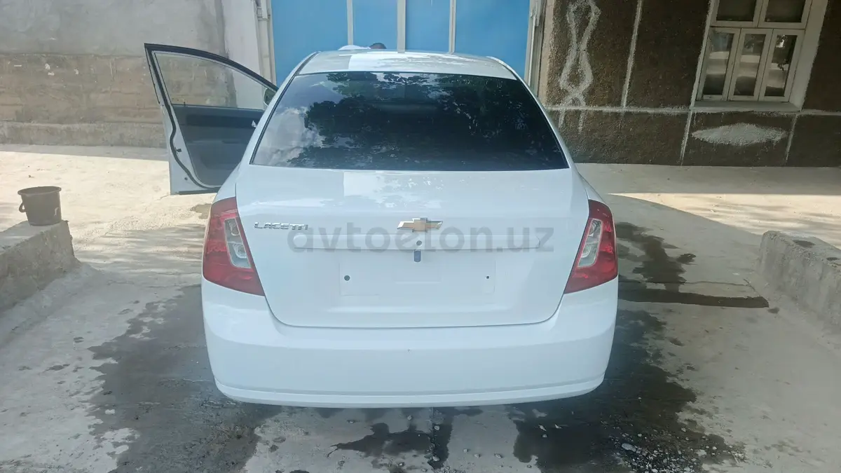 Chevrolet Gentra,  2 позиция