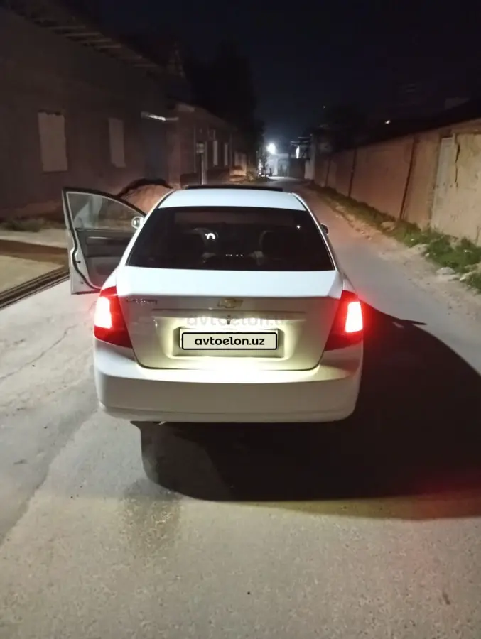 Chevrolet Lacetti,  3 позиция