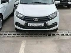 Белый ВАЗ (Lada) Granta 2025 года, в Ташкент за ~10 127 y.e.