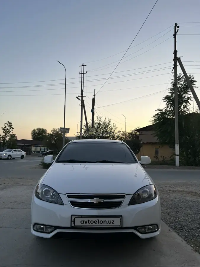 Chevrolet Gentra,  3 позиция
