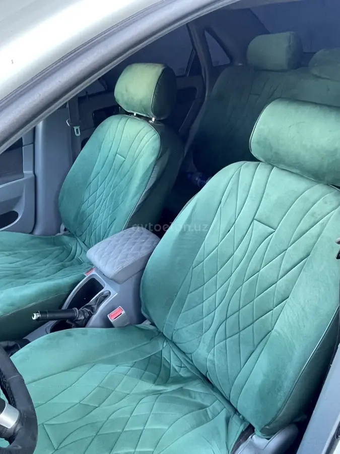 Chevrolet Gentra,  2 позиция