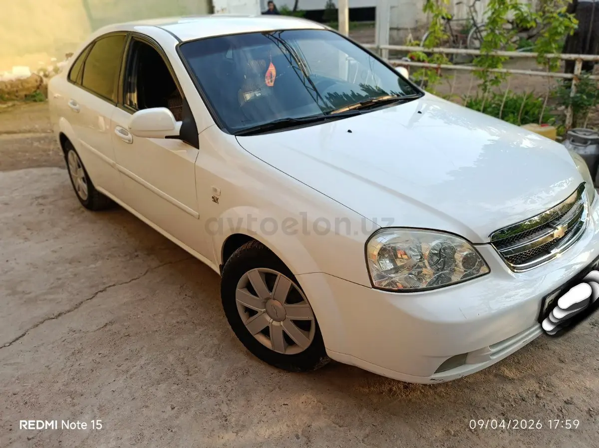 Chevrolet Lacetti,  1 позиция Газ-бензин
