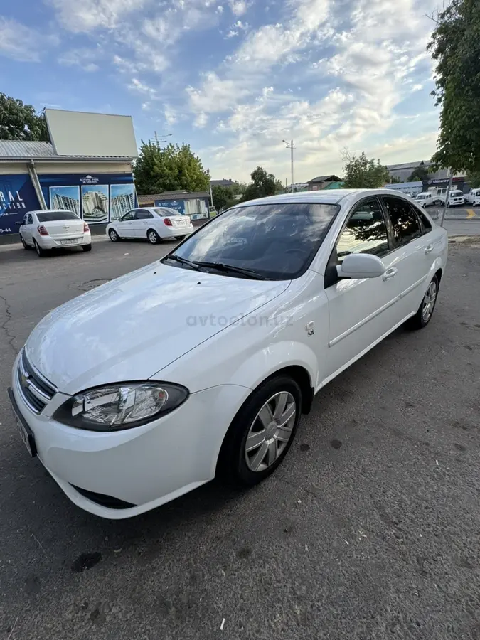 Chevrolet Gentra,  3 позиция