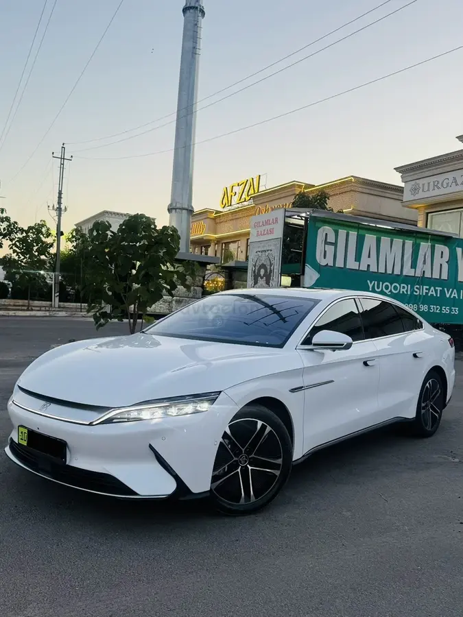 BYD Han EV
