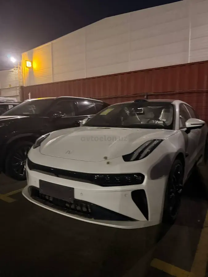 Zeekr 001