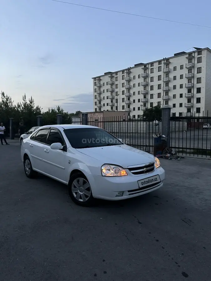 Chevrolet Lacetti,  2 позиция
