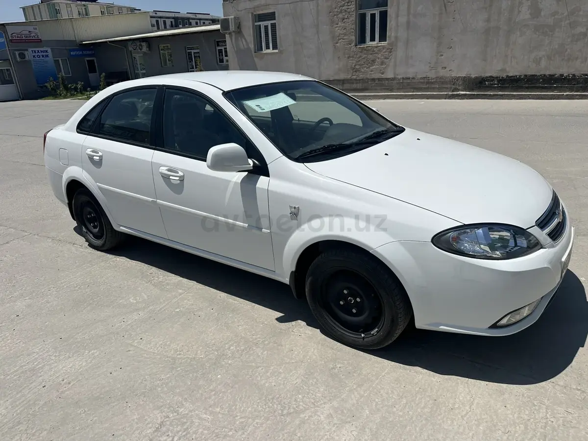 Chevrolet Gentra,  2 позиция