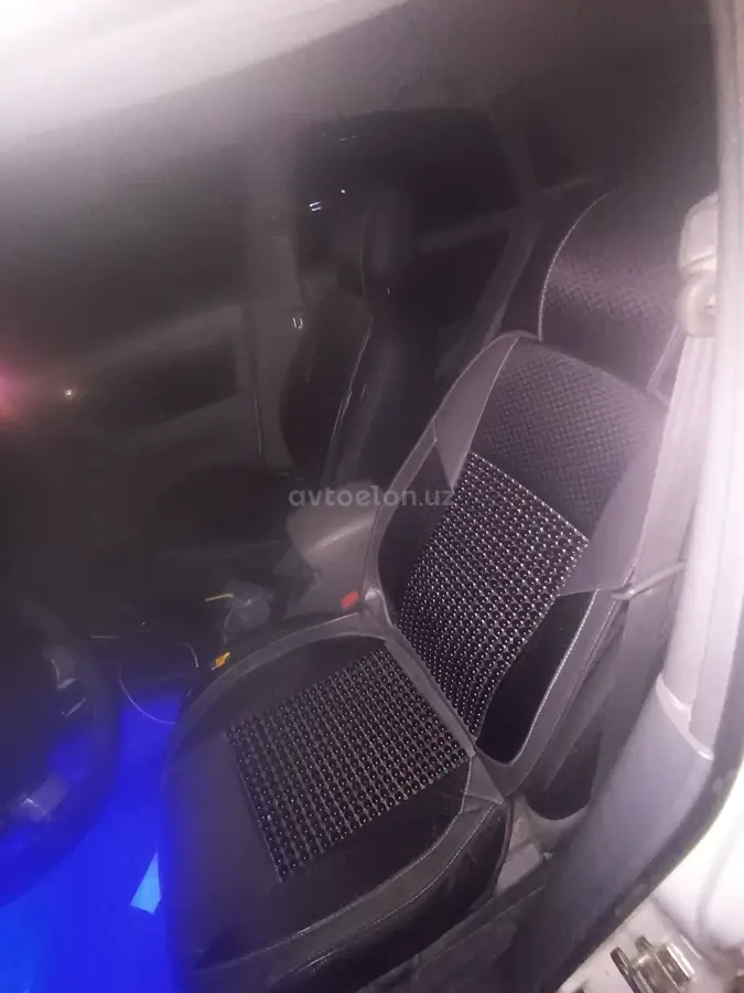 Chevrolet Gentra,  2 позиция
