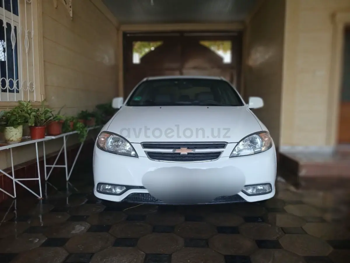 Chevrolet Gentra,  3 позиция