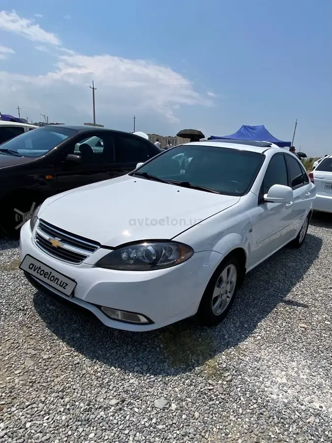 Chevrolet Gentra,  2 позиция