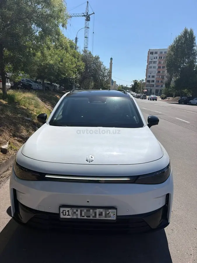 Leapmotor C16