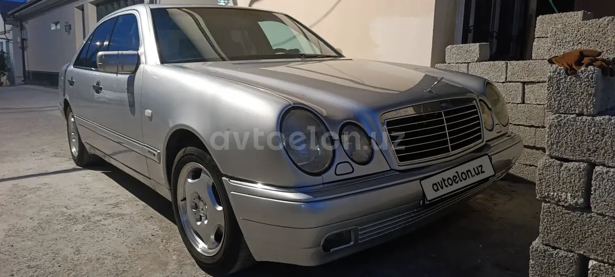 Mercedes-Benz E 220