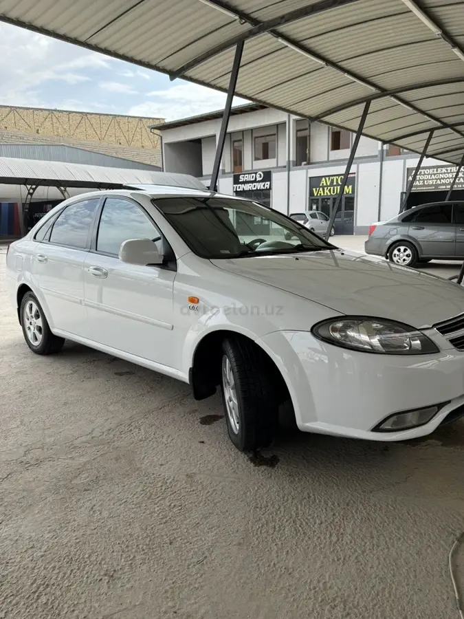 Chevrolet Gentra,  3 позиция