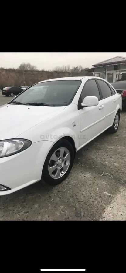 Chevrolet Gentra,  3 позиция