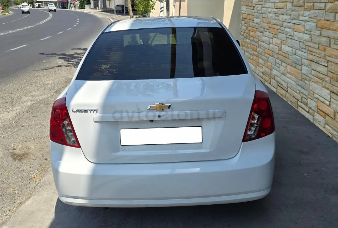 Chevrolet Gentra,  3 позиция