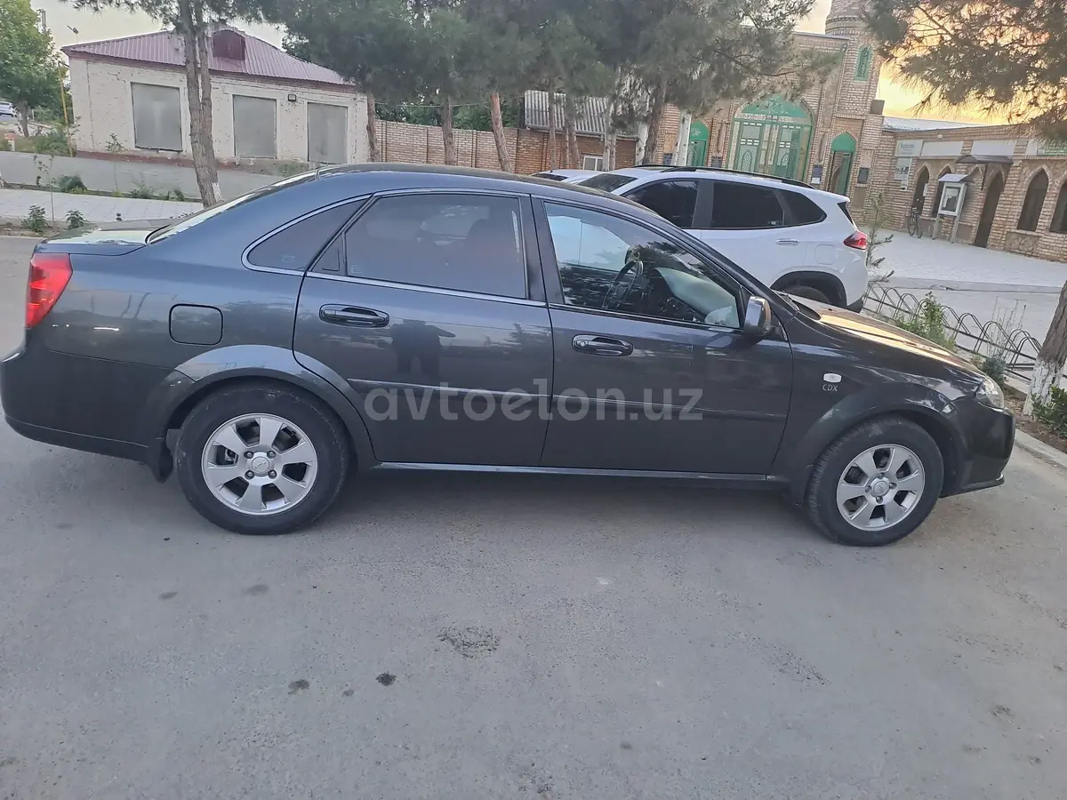Chevrolet Gentra,  3 позиция