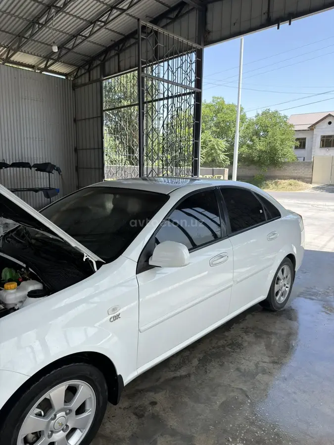 Chevrolet Gentra,  3 позиция