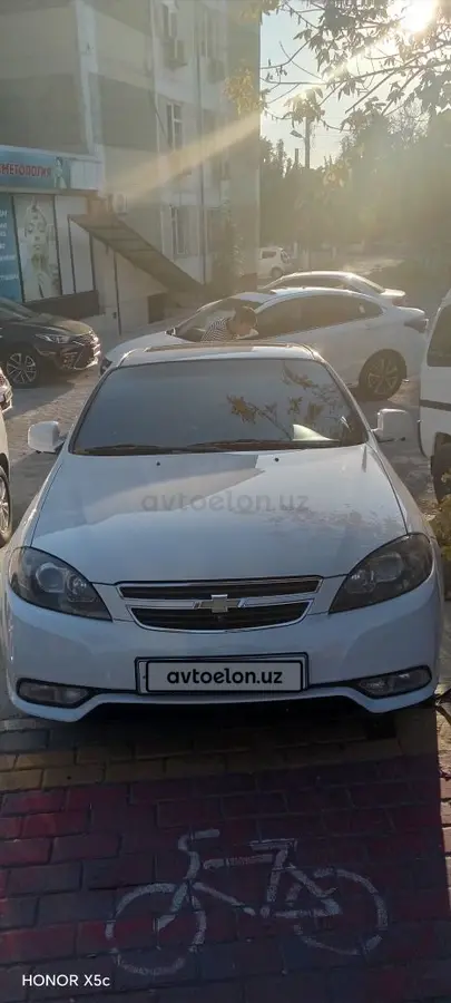 Chevrolet Gentra,  3 позиция