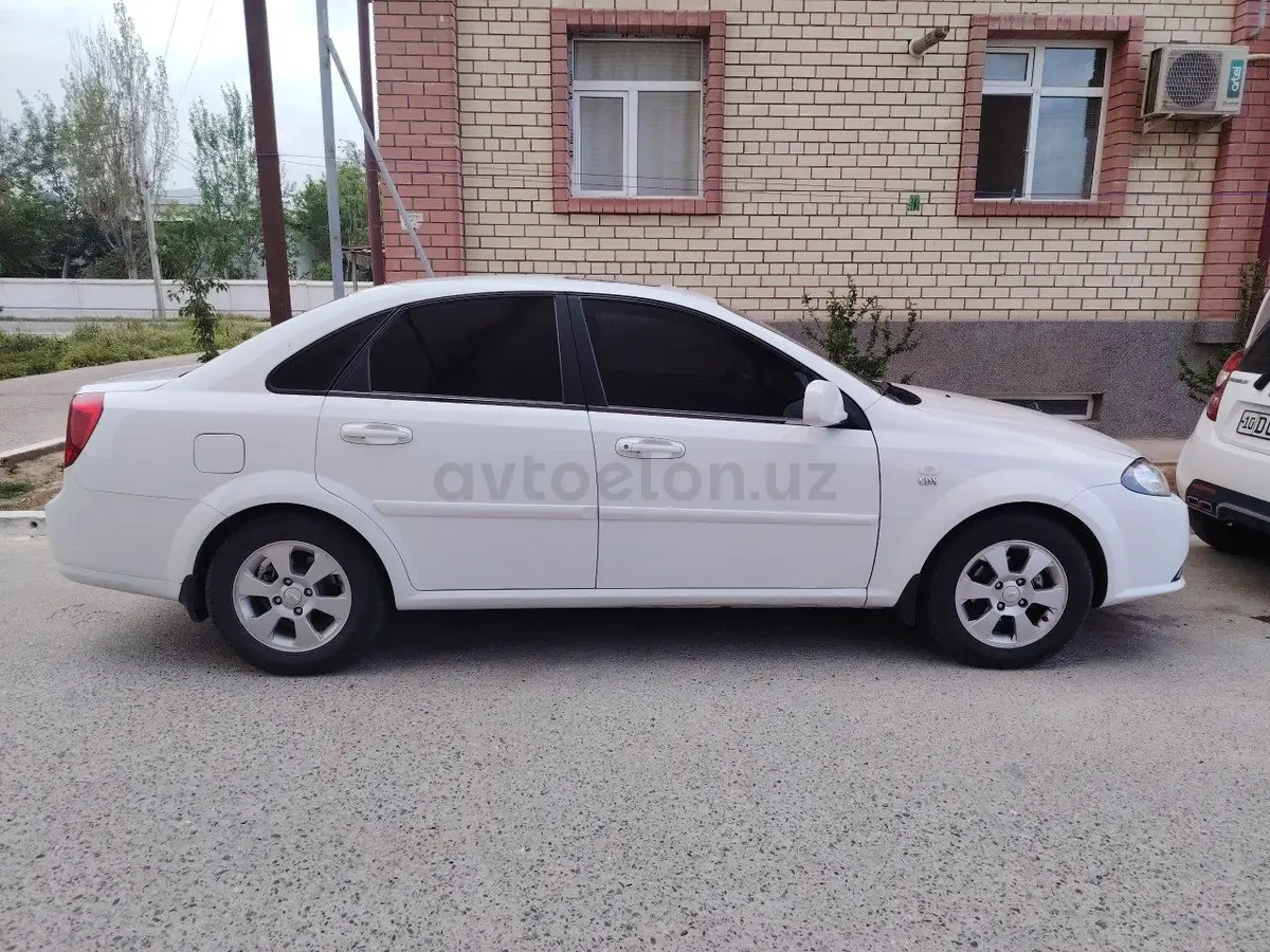 Chevrolet Gentra,  3 позиция