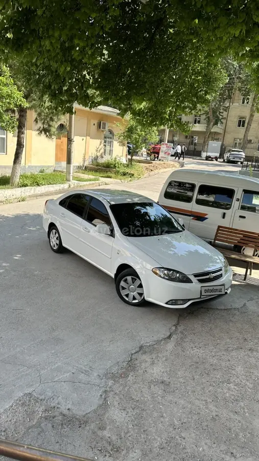 Chevrolet Gentra,  1 позиция
