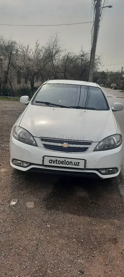 Chevrolet Gentra,  1 позиция Газ-бензин