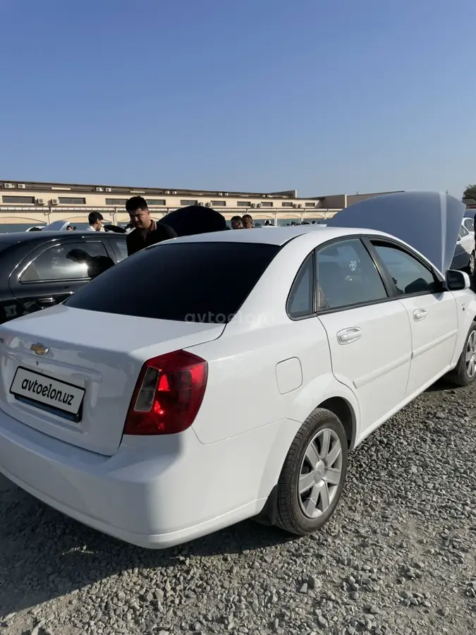 Chevrolet Gentra,  3 позиция