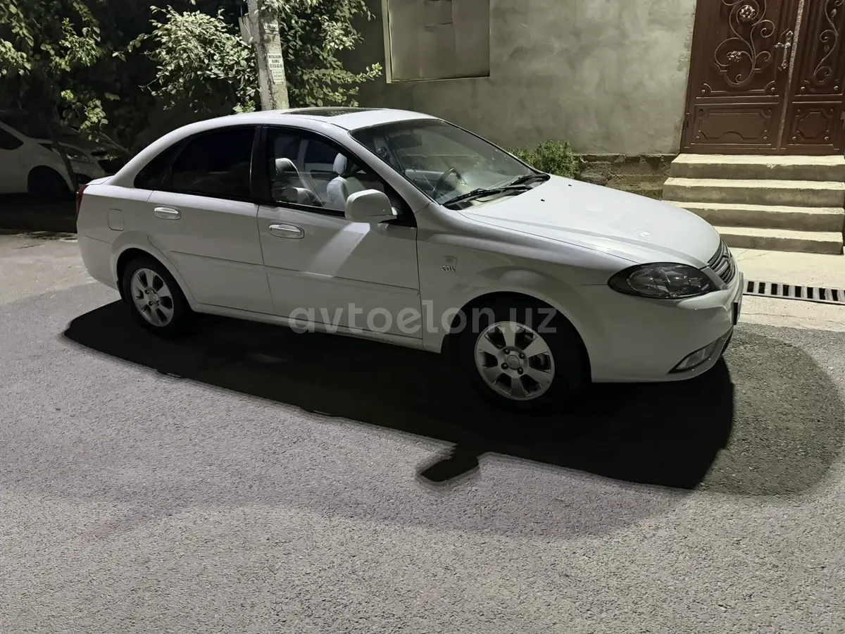 Chevrolet Gentra,  3 позиция