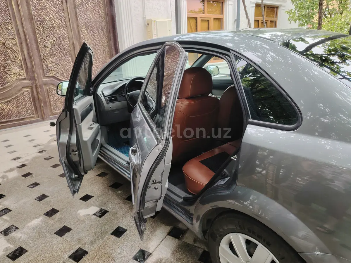 Chevrolet Gentra,  2 позиция