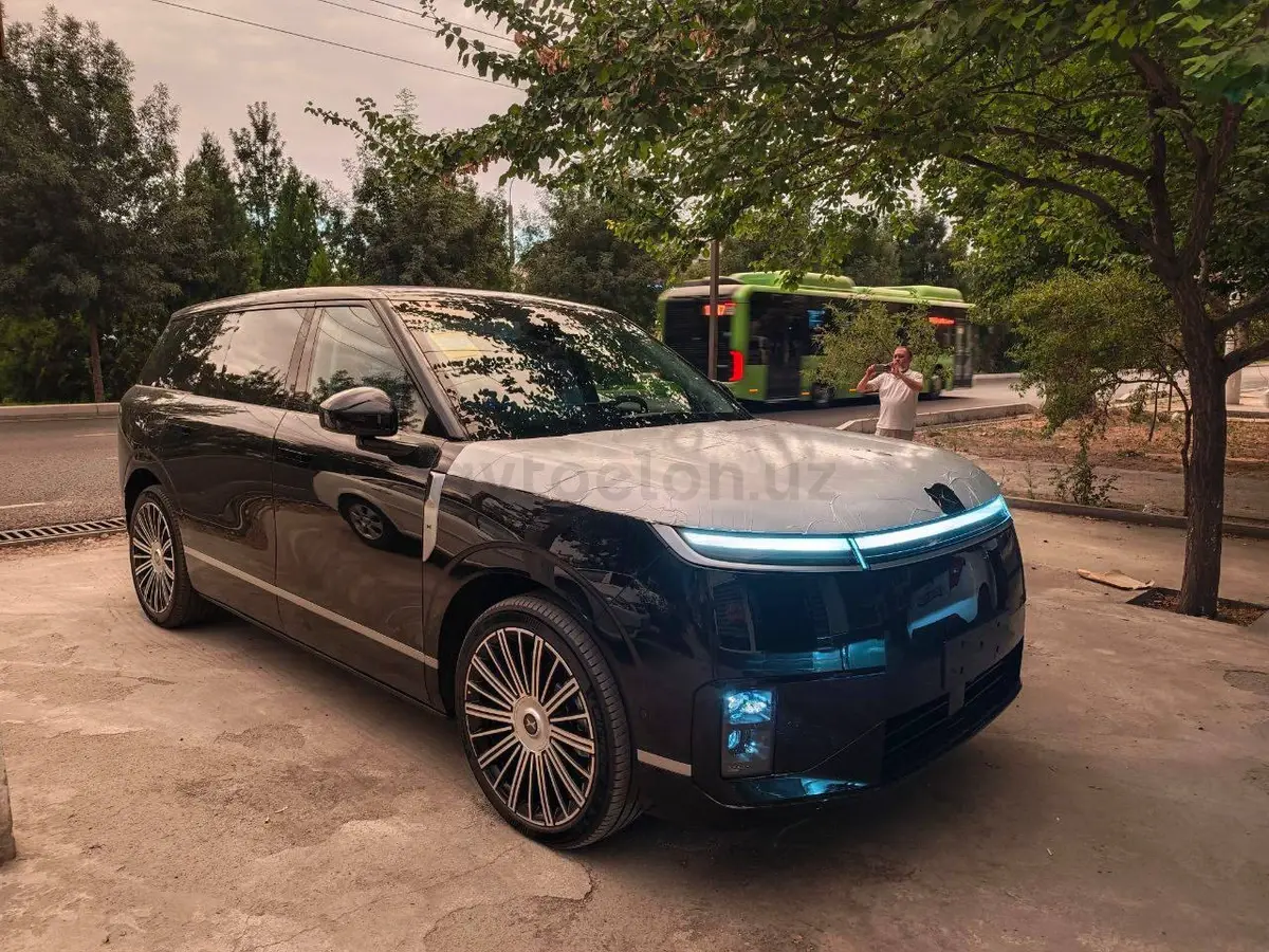 Xpeng G9
