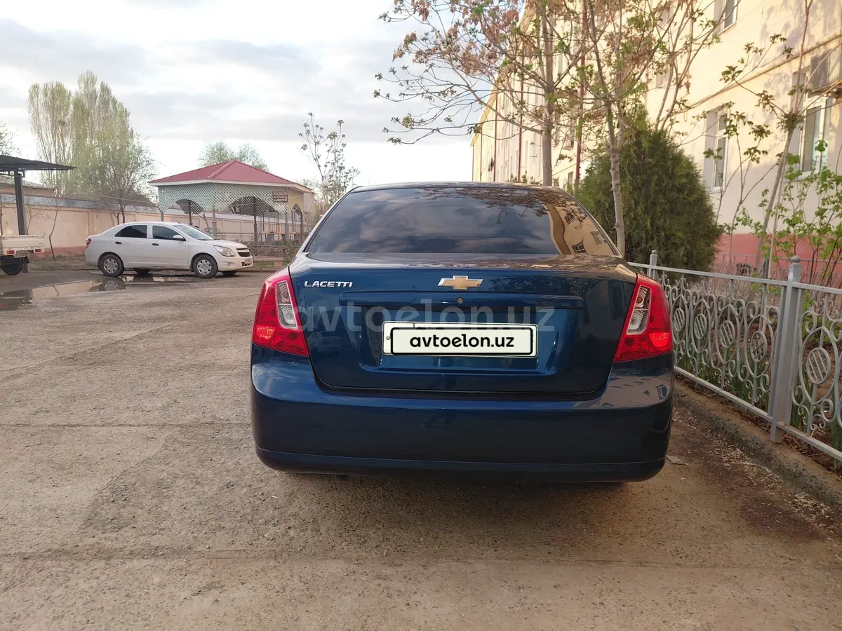 Chevrolet Gentra,  3 позиция