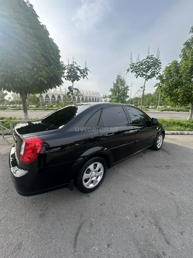 Chevrolet Gentra,  3 позиция
