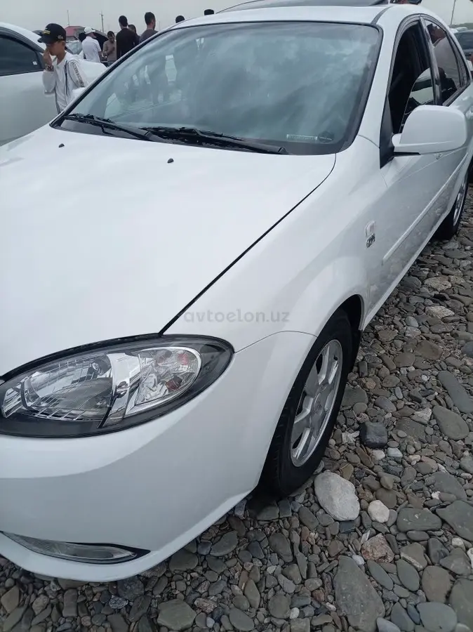 Chevrolet Gentra,  3 позиция