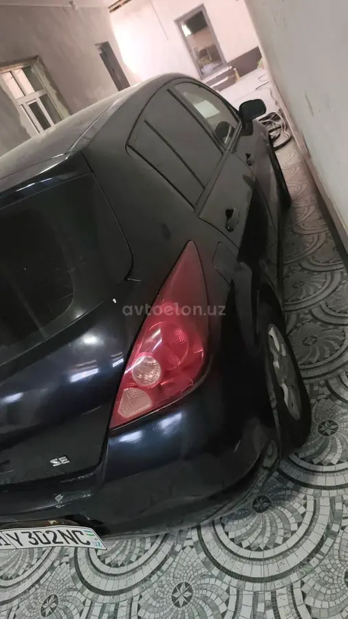Nissan Tiida