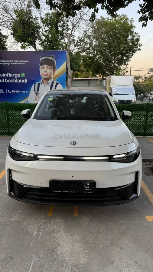 Leapmotor C10