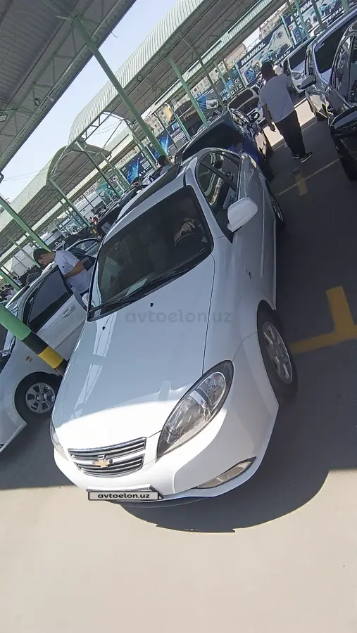 Chevrolet Gentra,  3 позиция