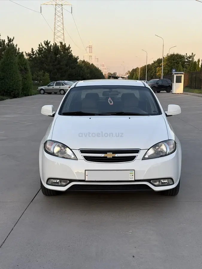 Chevrolet Gentra,  3 позиция