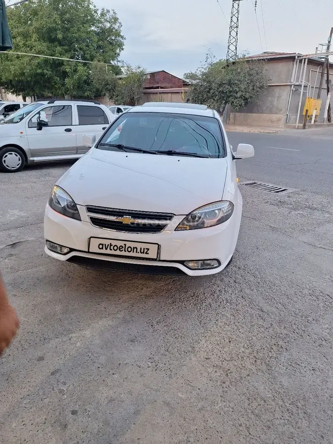 Chevrolet Gentra,  3 позиция