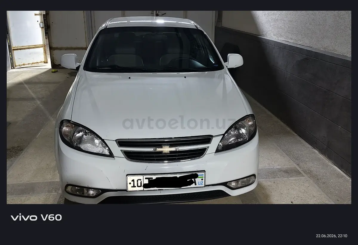 Chevrolet Gentra,  1 позиция Газ-бензин