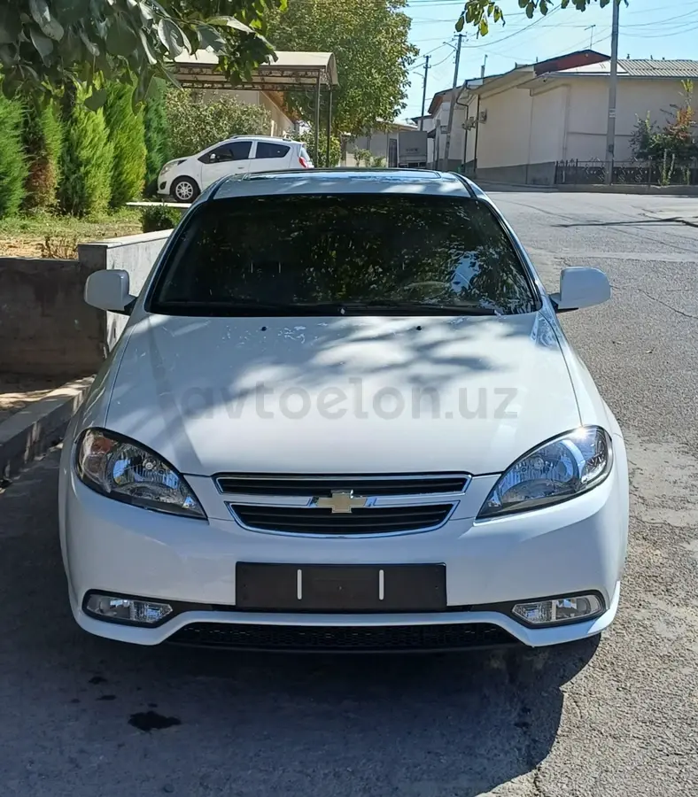 Chevrolet Gentra,  3 позиция