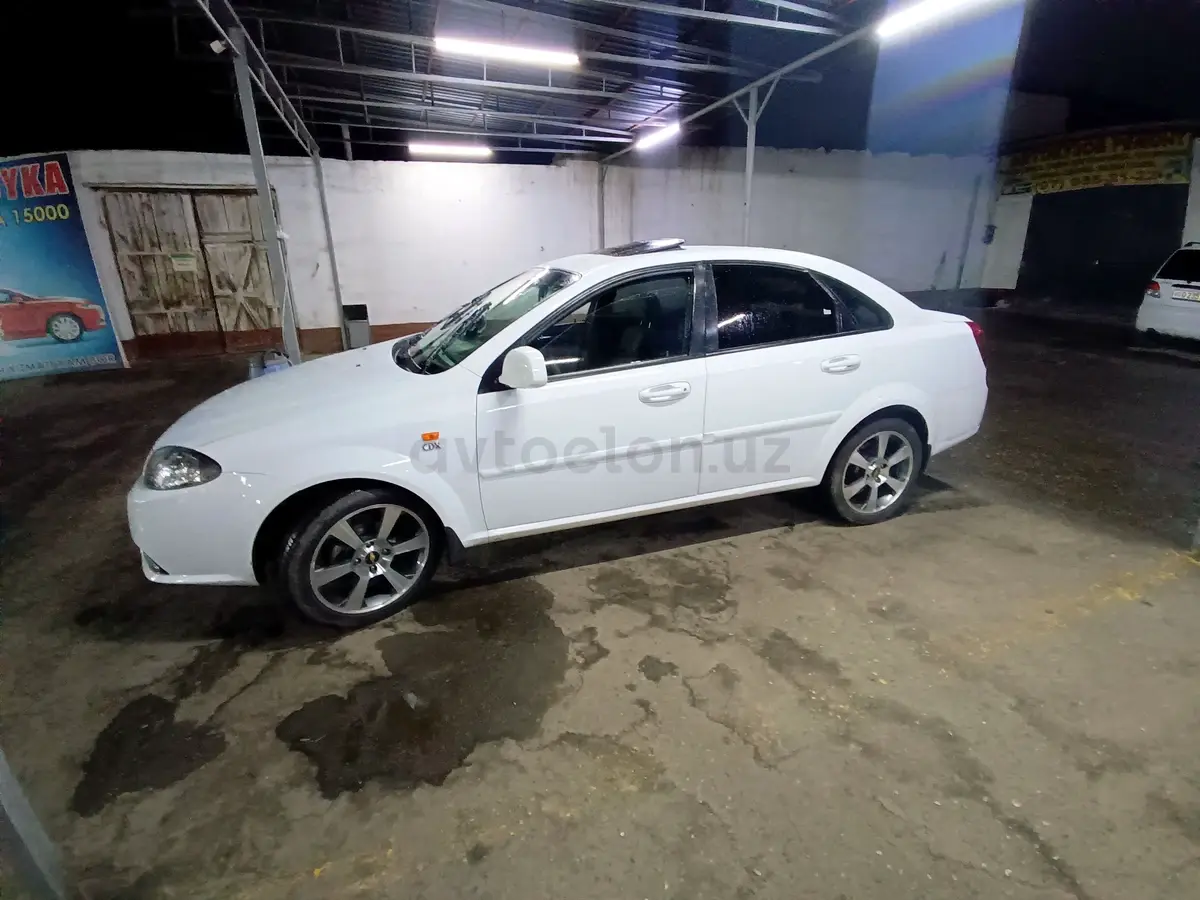 Chevrolet Gentra,  3 позиция
