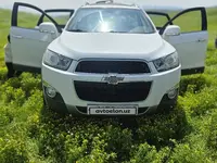 Белый Chevrolet Captiva, 2 позиция 2012 года, КПП Автомат, в Шахрисабз за 10 500 y.e. id7409958