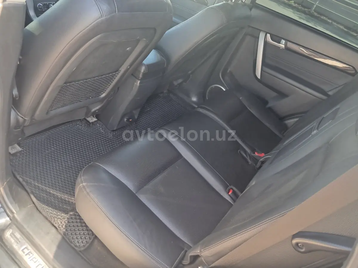 Chevrolet Captiva,  3 позиция
