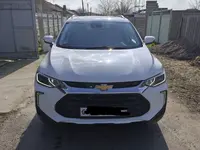 Белый Chevrolet Tracker, 3 позиция 2025 года, КПП Автомат, в Ташкент за 18 150 y.e. id7135327