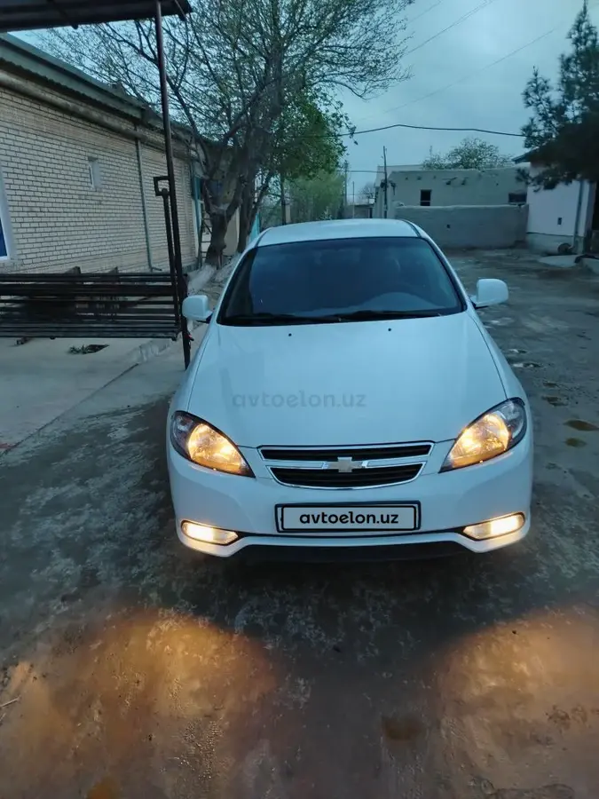 Chevrolet Gentra,  2 позиция