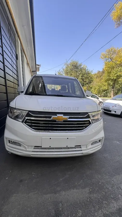 Chevrolet Damas 3