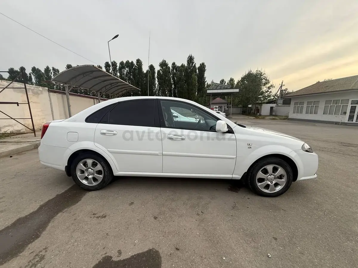 Chevrolet Gentra,  2 позиция