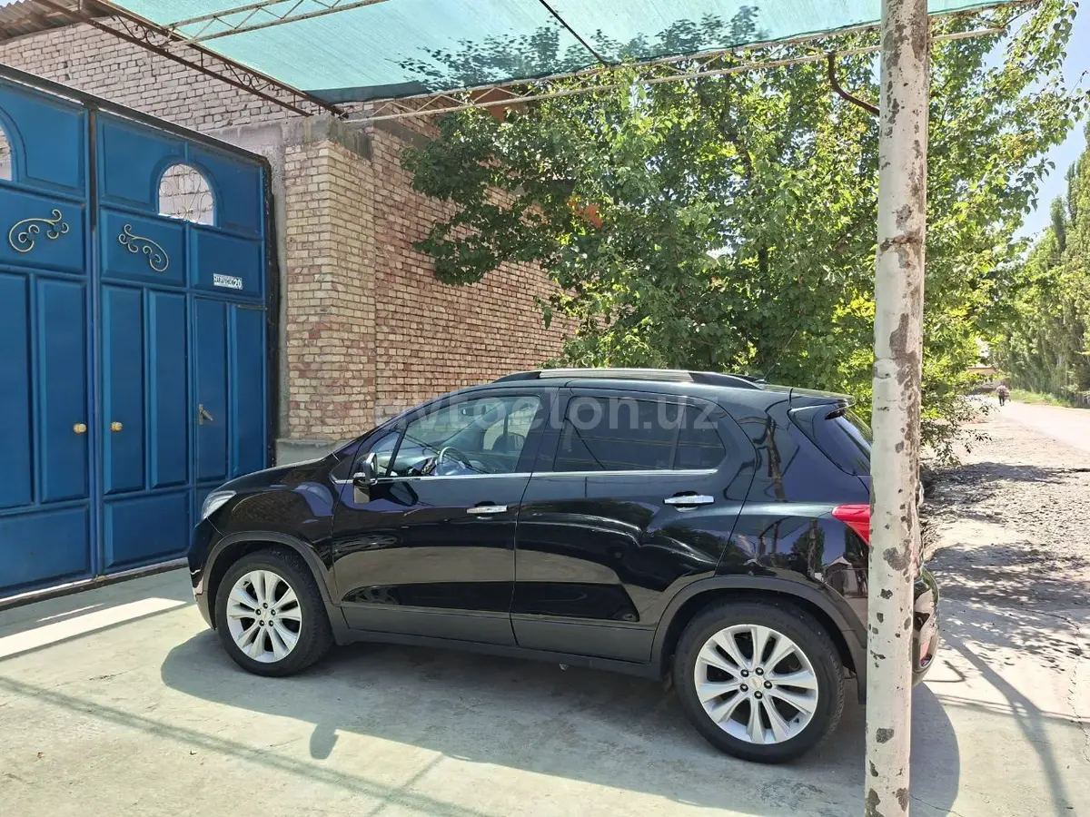 Chevrolet Tracker,  3 позиция