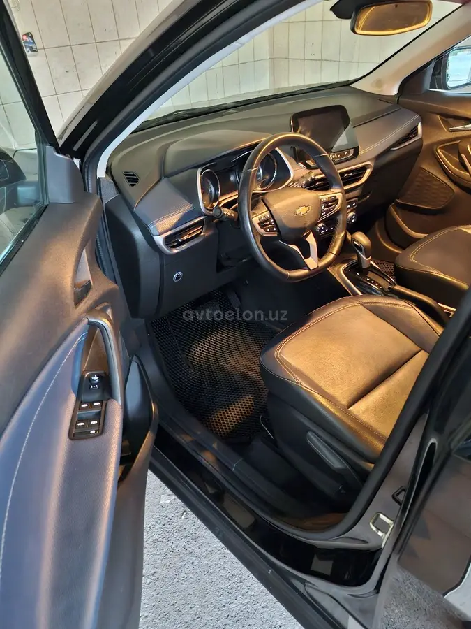Chevrolet Tracker 2