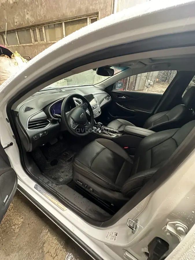 Chevrolet Malibu 2