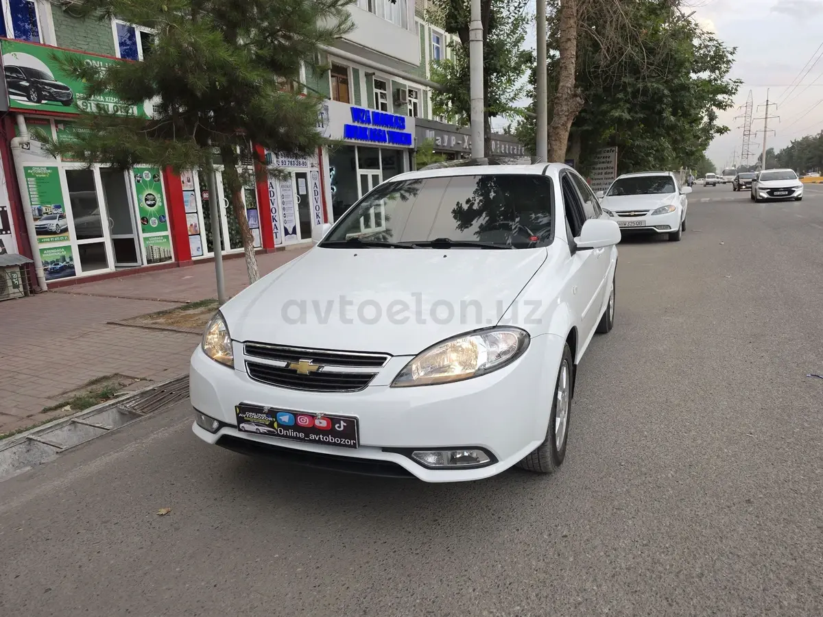 Chevrolet Gentra,  3 позиция